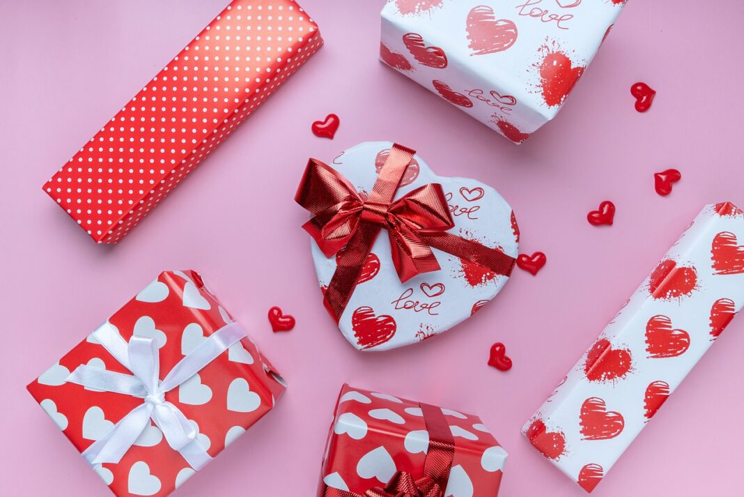 Faites plaisir à vos proches achetez des cartes cadeaux avec vos ETH sur Coingate - pixabay -g61719264d_1280