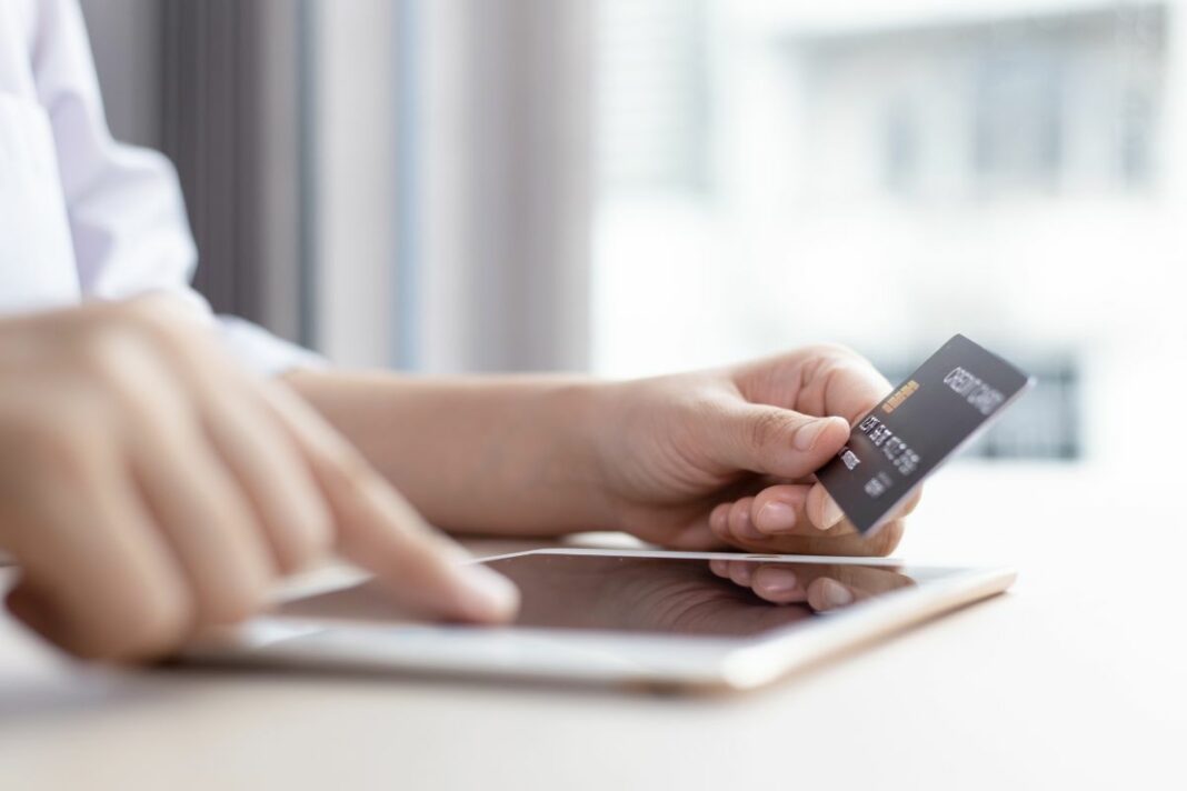 Les meilleures cryptomonnaies pour payer en ligne - canva